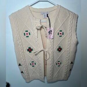 NWT! Sincerely Jules Cream Floral Sweater Vest